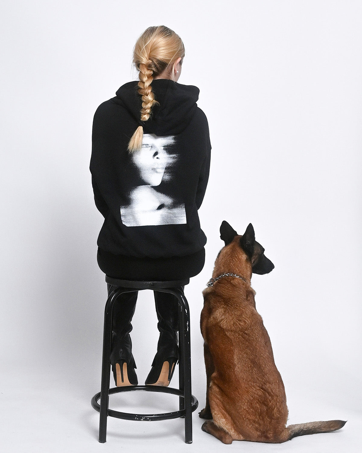 Skön Svart unisex hoodie med fototryck på ryggen